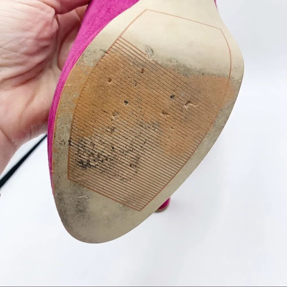 Tahari Brentwood Pink Bright Suede‎ Block Heels Size 8.5